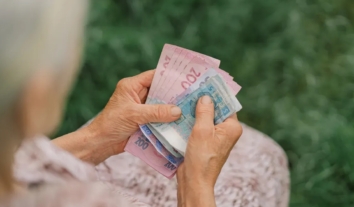 Понад 169 тисяч українців досі не отримують пенсійні виплати – Омбудсман