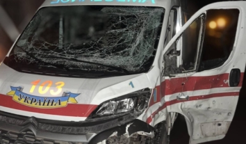 Вночі росіяни вдарили дроном по “швидкій” на Сумщині: поранені троє медиків