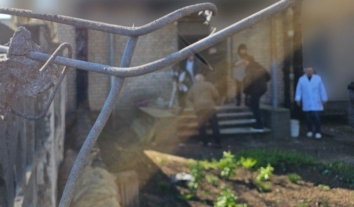 Росіяни вдарили по лікарні в центрі Херсона: четверо потерпілих