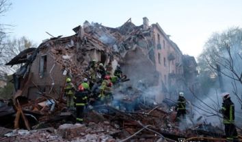 Нічна масована атака РФ по Україні: у Дніпрі загиблі й десятки поранених, також є постраждалі в кількох областях