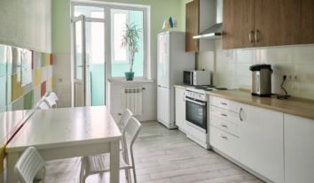 У Києві відкрили першу соціальну квартиру для дітей, повернутих з ТОТ: там уже живуть дев’ятеро юнаків