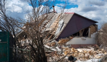 Російські військові вчора вбили дитину та 13 дорослих, обстрілюючи Україну