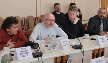 Росіяни привезли до окупованого Криму групу “іноземних журналістів”