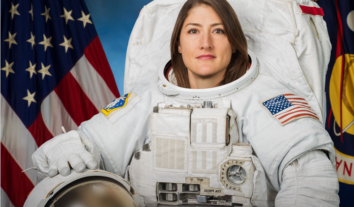 Астронавтка NASA Крістіна Кох стане першою жінкою, яка облетить навколо Місяця