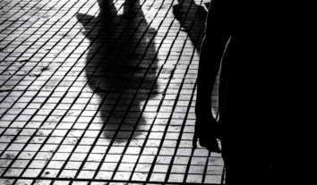 Зростання сталкінгу у Великій Британії: поліція фіксує рекордну кількість випадків та нові загрози через цифрові технології