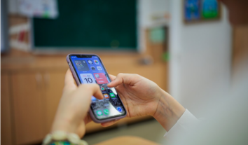 У Литві планують заборонити дітям до 16 років користуватися соцмережами без згоди батьків