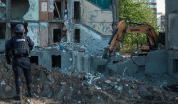 У Києві завершили розбір завалів після удару РФ: загинули 21 дорослий та троє дітей, майже пів сотні травмованих