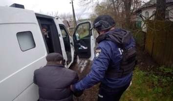 З прикордоння евакуювали сім’ї з дітьми й літніх, які лишились без допомоги лікарів під російськими обстрілами