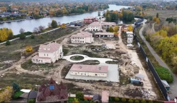 НАБУ підозрює Єрмака, Чернишова та ще чотирьох людей у легалізації сотень мільйонів гривень на елітному будівництві під Києвом