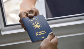 Уряд скасував обмеження на виїзд для частини жінок-держслужбовиць під час воєнного стану