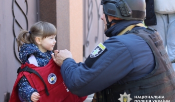З-під російських ударів поблизу Херсона вивезли багатодітну мати та літнє подружжя