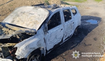 Російські військові вдарили дроном по авто поліції на Сумщині