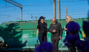 До Рівного потягом приїхали ще майже два десятки пенсіонерів з Донеччини