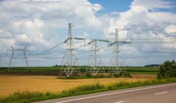 Російські удари лишили без світла мешканців у шести областях України Російські удари лишили без світла мешканців у шести областях України