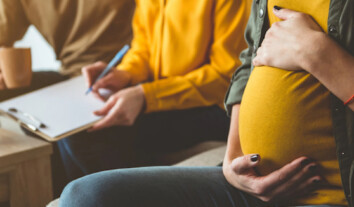 Через міжнародне сурогатне материнство більше дітей можуть залишитися без громадянства – експерти