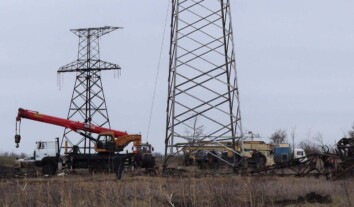 Російські удари та негода лишили подекуди без світла мешканців 12 областей Укарїни