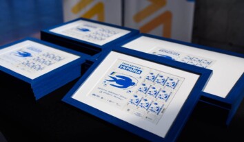 У Києві презентували поштову марку, присвячену дітям і молоді в окупації