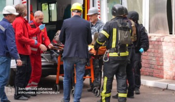 Унаслідок російської атаки на Запоріжжя постраждали 32 людини: під ударом було й підприємство “Укрзалізниці”