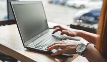 У супермаркетах “Сільпо” облаштували “Світальні”, де можна зігрітися, зарядити гаджети та попрацювати під час відключень світла